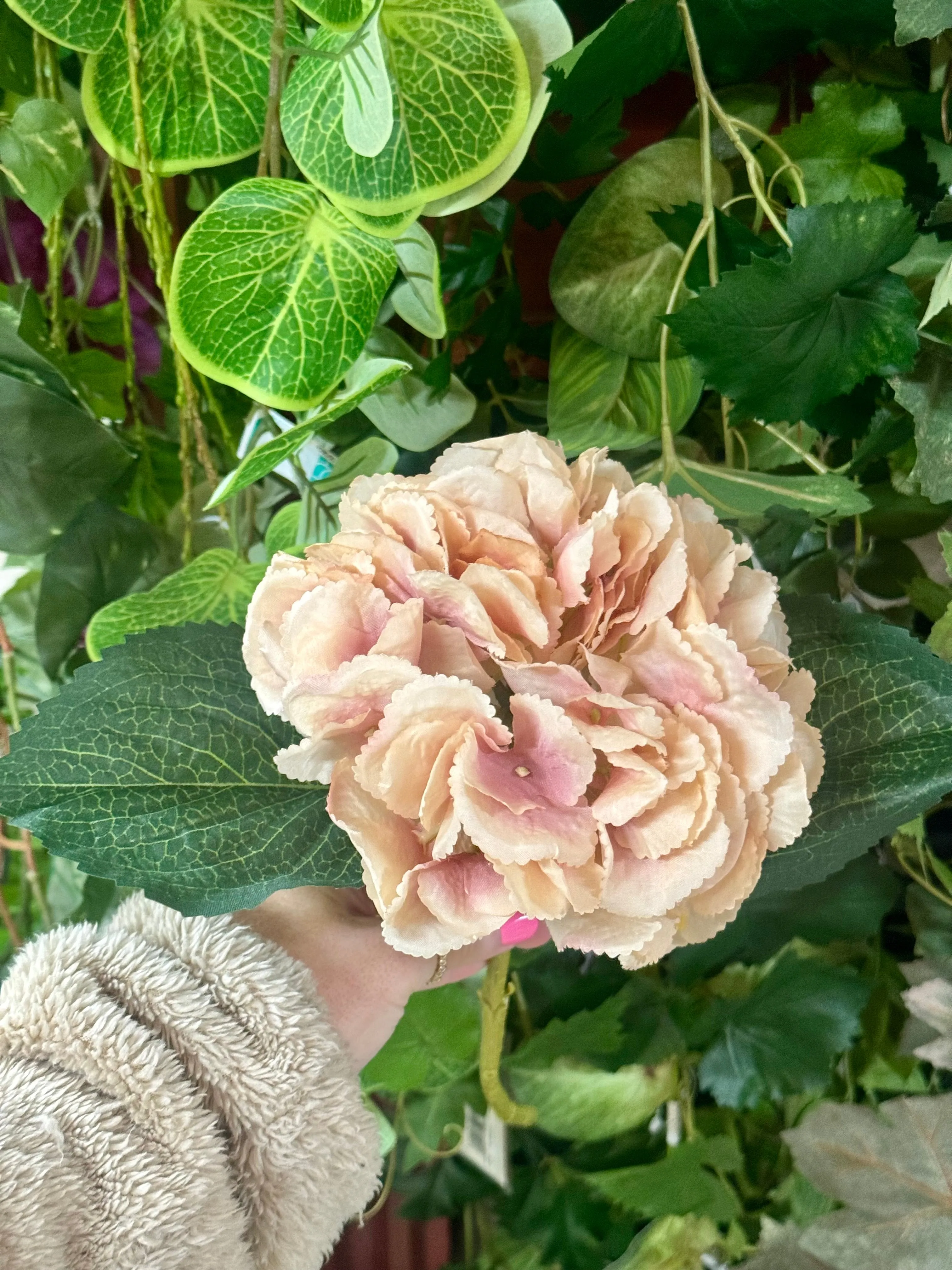 17.5 Inch Pink Hydrangea Stem